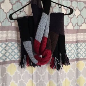 Gap Scarf